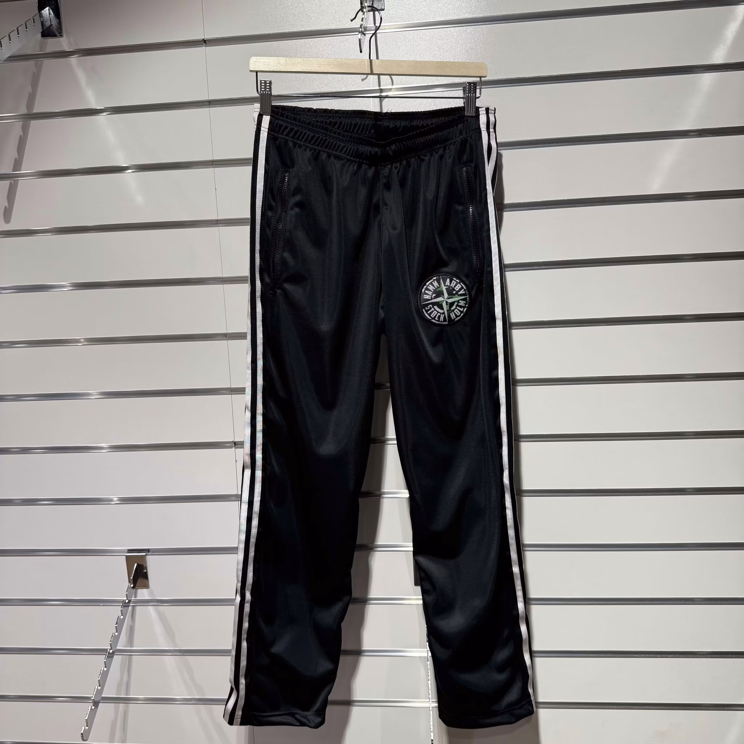 Byxor svarta Stone Island